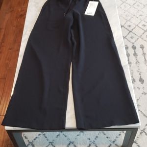 Lululemon on the fly wide leg pant